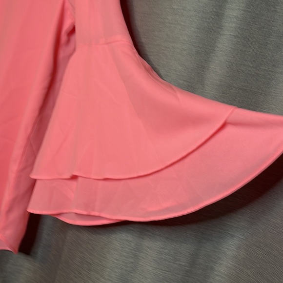 Layers bell sleeve blouse - Picture 2 of 3